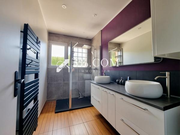 Maison
                                                                                                                                                                                                                                                                                                                        6 pièce(s)                                                                                                                                                                                                          4 chambre(s)                                                                                                                                                                                                          114.5  m²
