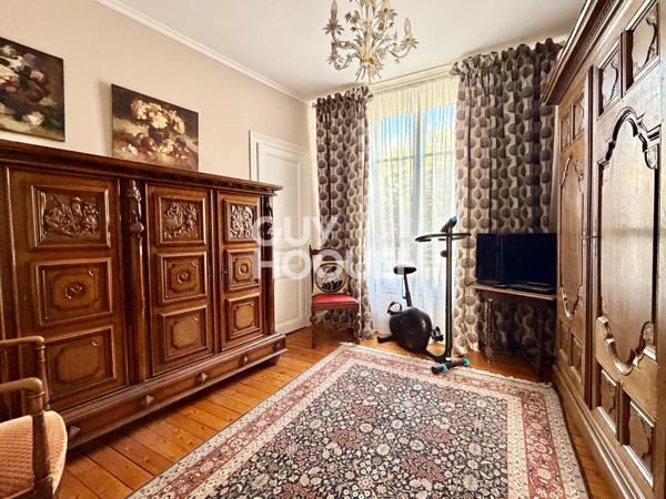 Maison à vendre de 6 pièces de 154 m² - REIMS SECTEUR SAINT REMI