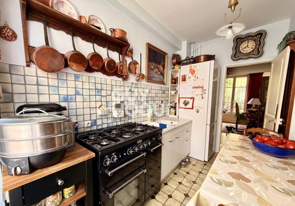Maison à vendre de 6 pièces de 154 m² - REIMS SECTEUR SAINT REMI