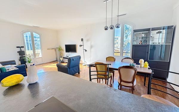Appartement à vendre    3 pièces • 72,63 m2 Antibes