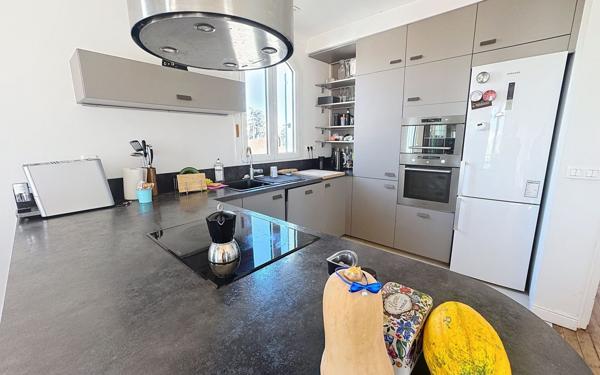 Appartement à vendre    3 pièces • 72,63 m2 Antibes