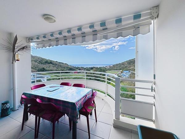 Appartement T3 au 1er étage, vue mer.