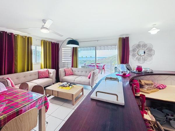 Appartement T3 au 1er étage, vue mer.