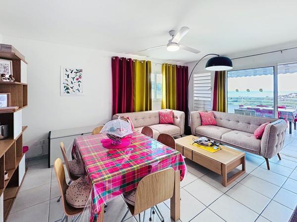 Appartement T3 au 1er étage, vue mer.