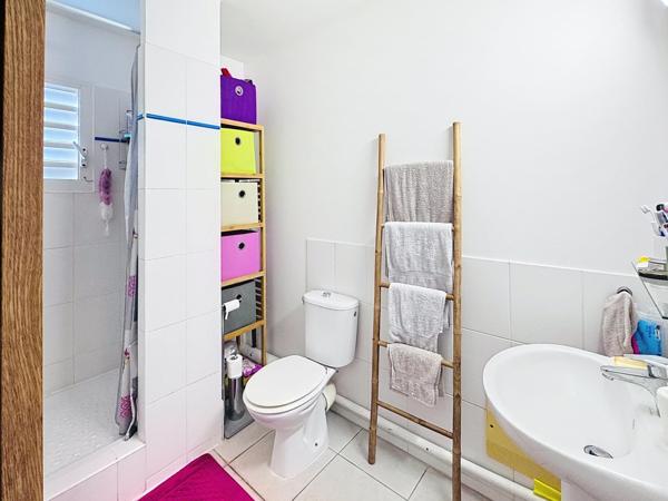 Appartement T3 au 1er étage, vue mer.