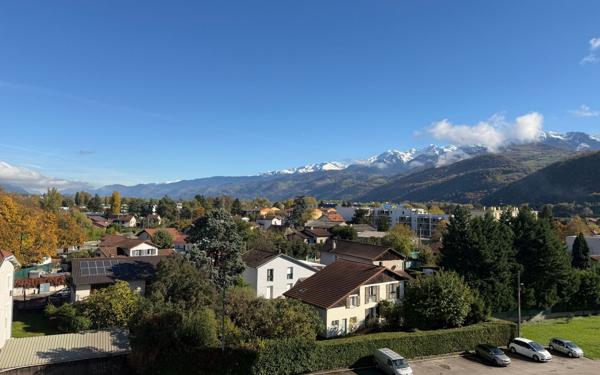 Appartement à vendre    3 pièces • 55 m2 Saint-Martin-d'Hères