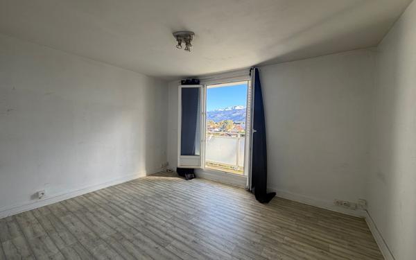 Appartement à vendre    3 pièces • 55 m2 Saint-Martin-d'Hères