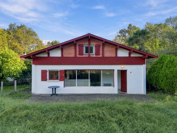Maison basque 83 m² - 2 chambres + combles - Jardin - DPE C