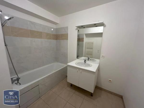Appartement à louer 3 pièces 59.98m² Aubervilliers (93300)