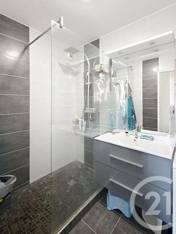 Appartement F4 à vendre  4 pièces - 74,80 m2 AUBIERE - 63