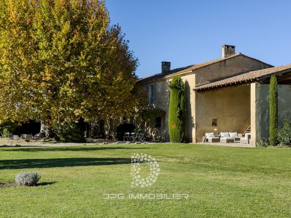 L'Isle-sur-la-Sorgue (84800) Ancien relais de poste du XVII? siècle