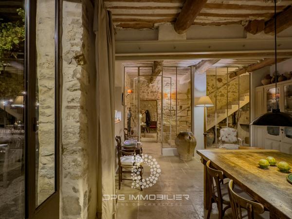 L'Isle-sur-la-Sorgue (84800) Ancien relais de poste du XVII? siècle