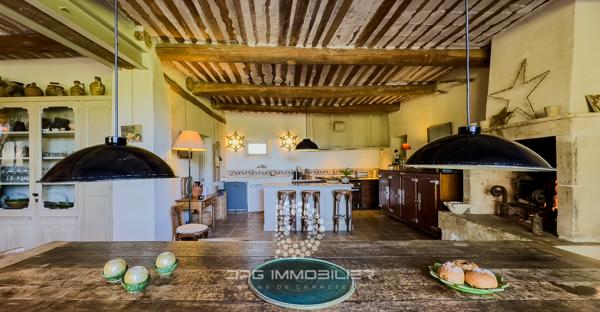 L'Isle-sur-la-Sorgue (84800) Ancien relais de poste du XVII? siècle