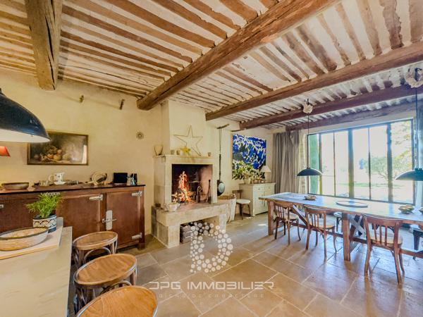 L'Isle-sur-la-Sorgue (84800) Ancien relais de poste du XVII? siècle