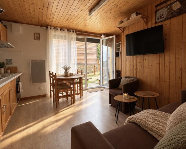 Appartement
         3 pièces
        - 39 m² 145 000 € *
