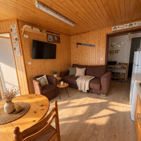 Appartement
         3 pièces
        - 39 m² 145 000 € *