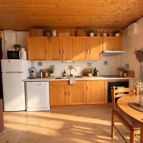 Appartement
         3 pièces
        - 39 m² 145 000 € *