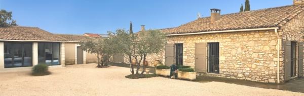 Saint-Rémy-de-Provence (13210) Propriété de charme en pierre avec piscine