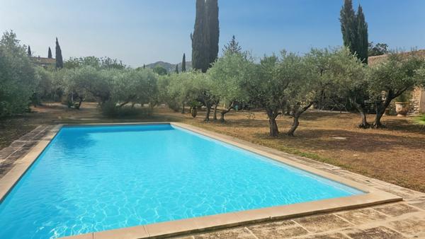 Saint-Rémy-de-Provence (13210) Propriété de charme en pierre avec piscine