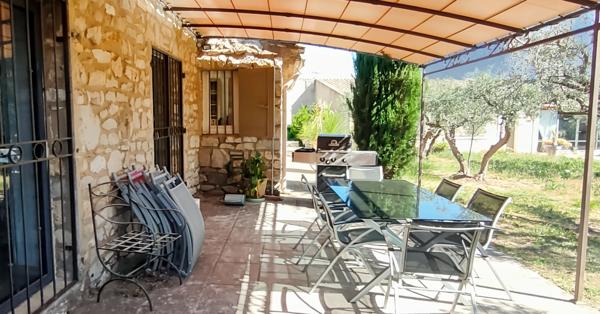 Saint-Rémy-de-Provence (13210) Propriété de charme en pierre avec piscine