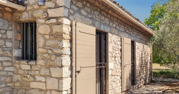 Saint-Rémy-de-Provence (13210) Propriété de charme en pierre avec piscine