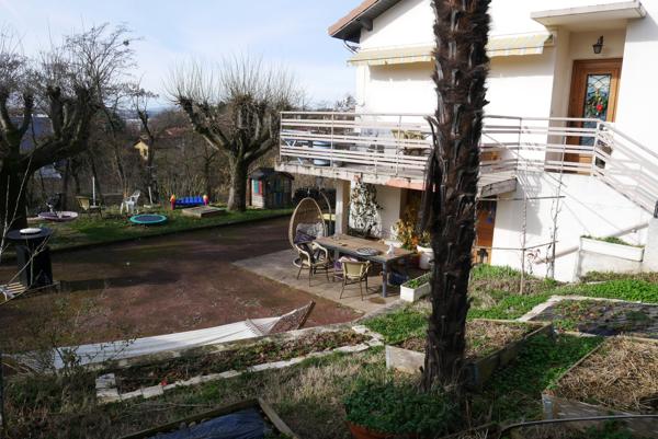 Maison de mitoyenne de 80 m2 sur 1088