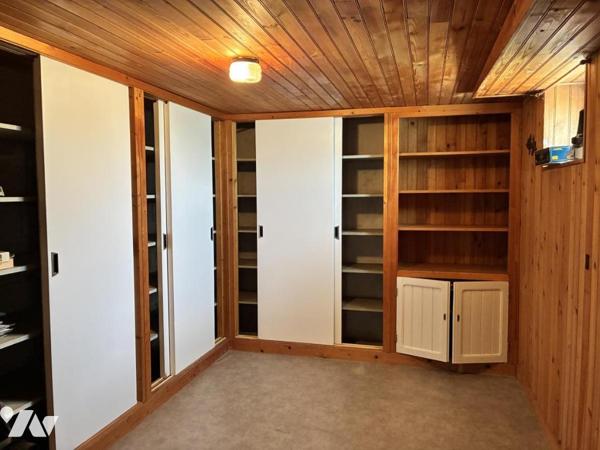 Pavillon sur sous sol  à Laval