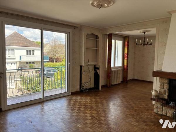 Pavillon sur sous sol  à Laval