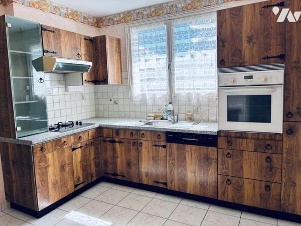 Pavillon sur sous sol  à Laval