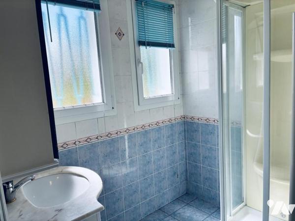 Pavillon sur sous sol  à Laval