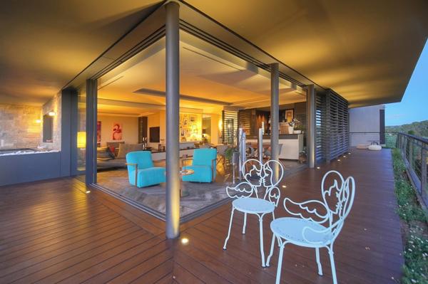 Villa contemporaine vue sur mougins  cadre bucolique  préservé