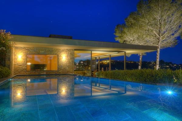 Villa contemporaine vue sur mougins  cadre bucolique  préservé
