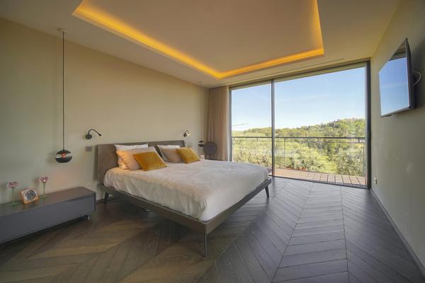 Villa contemporaine vue sur mougins  cadre bucolique  préservé