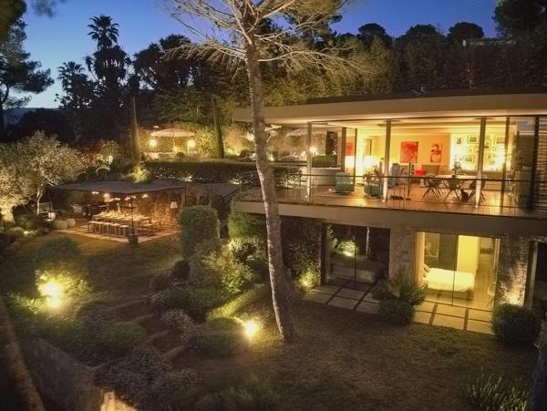 Villa contemporaine vue sur mougins  cadre bucolique  préservé
