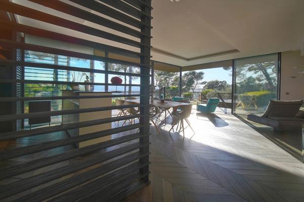 Villa contemporaine vue sur mougins  cadre bucolique  préservé