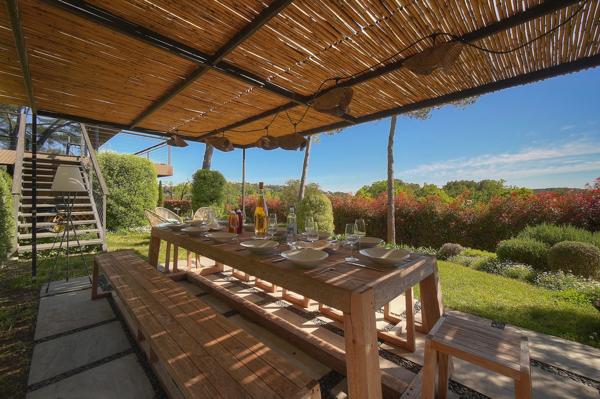 Villa contemporaine vue sur mougins  cadre bucolique  préservé