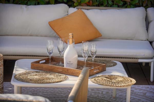 Villa contemporaine vue sur mougins  cadre bucolique  préservé