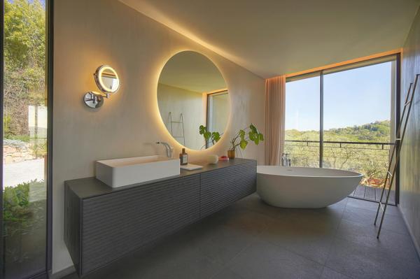 Villa contemporaine vue sur mougins  cadre bucolique  préservé