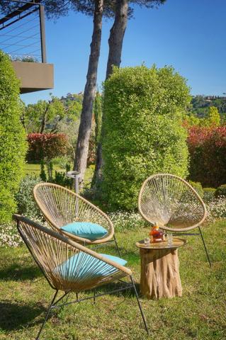 Villa contemporaine vue sur mougins  cadre bucolique  préservé
