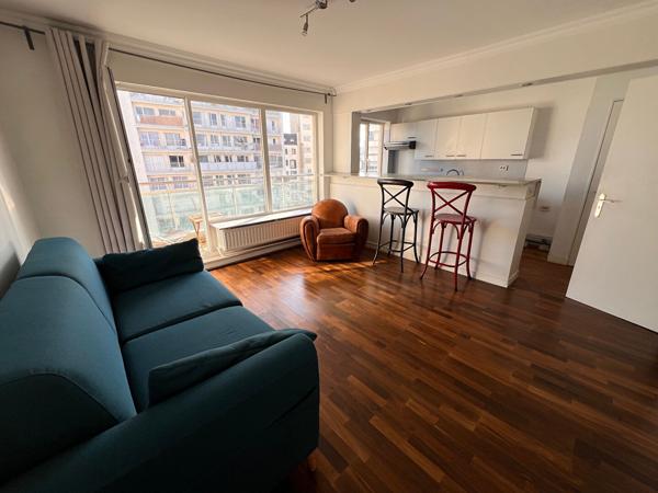 2 pièces + Balcon + Parking + Dernier étage