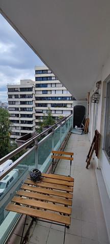 2 pièces + Balcon + Parking + Dernier étage