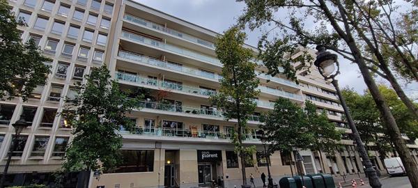 2 pièces + Balcon + Parking + Dernier étage