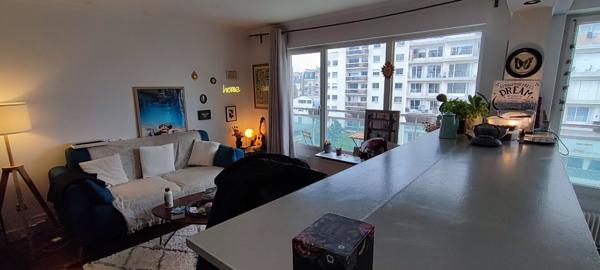 2 pièces + Balcon + Parking + Dernier étage