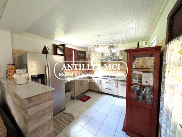 Villa créole rare calme avec rendement immédiat