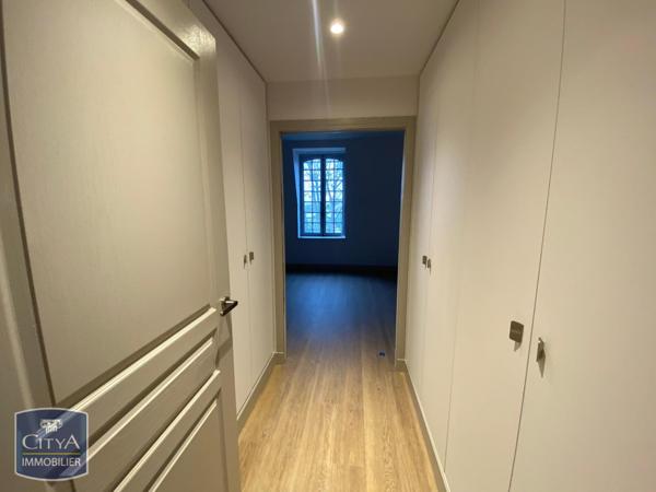 Appartement à louer 2 pièces 61.7m²