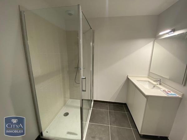Appartement à louer 2 pièces 61.7m²