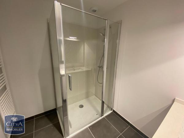 Appartement à louer 2 pièces 61.7m²