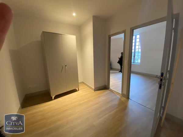 Appartement à louer 2 pièces 61.7m²