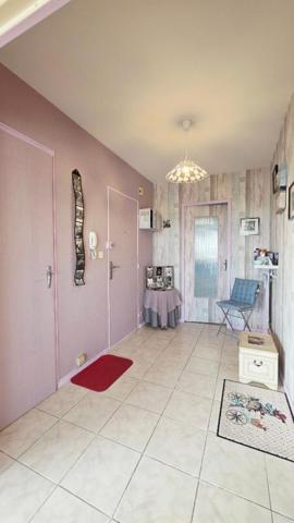 BOURGES APPARTEMENT DE 86.1M² 4 PIECES BALCONS ASCENSEUR PARKING