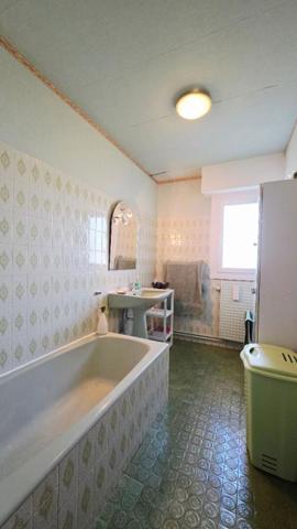 BOURGES APPARTEMENT DE 86.1M² 4 PIECES BALCONS ASCENSEUR PARKING